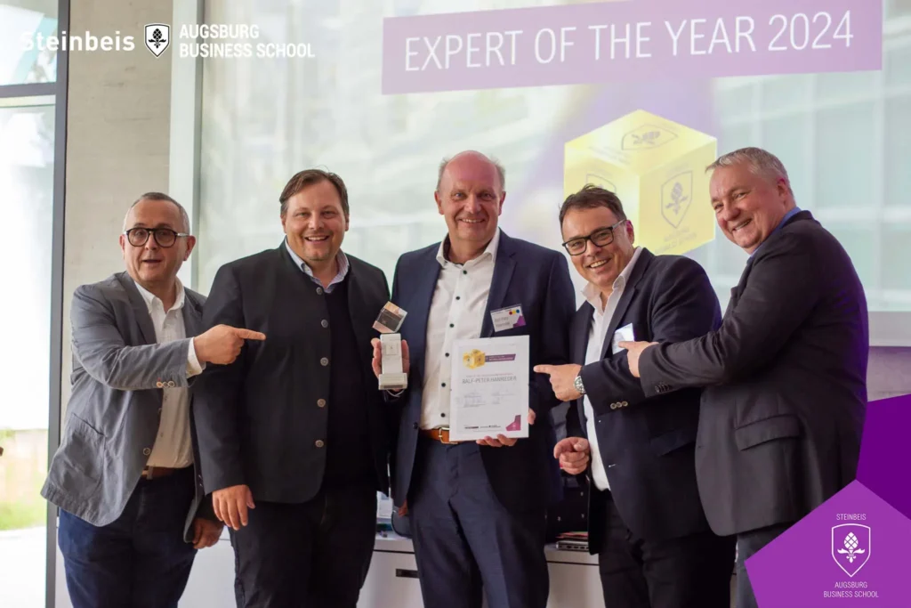 Verleihung Expert of the Year 2024 Award mit Jury