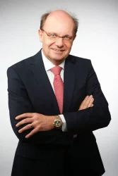 Portrait Ralf Peter Hanrieder Farbe Portrait Ralf Peter Hanrieder Farbe
